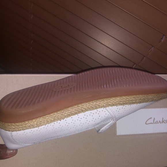 Clarks white leather slip-on loafers - Picture 3 of 7